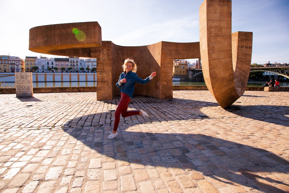 Obra de chillida junto al Guadalquivir