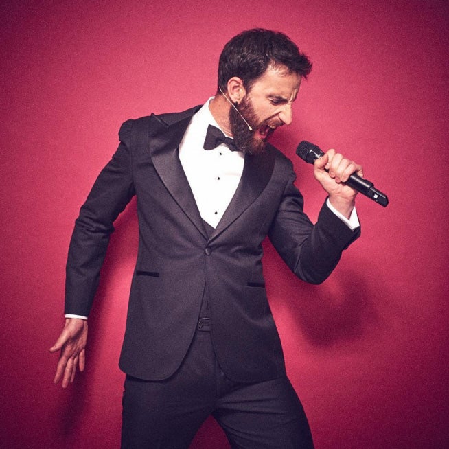 Dani Rovira posaba así de gracioso para Jose Haro