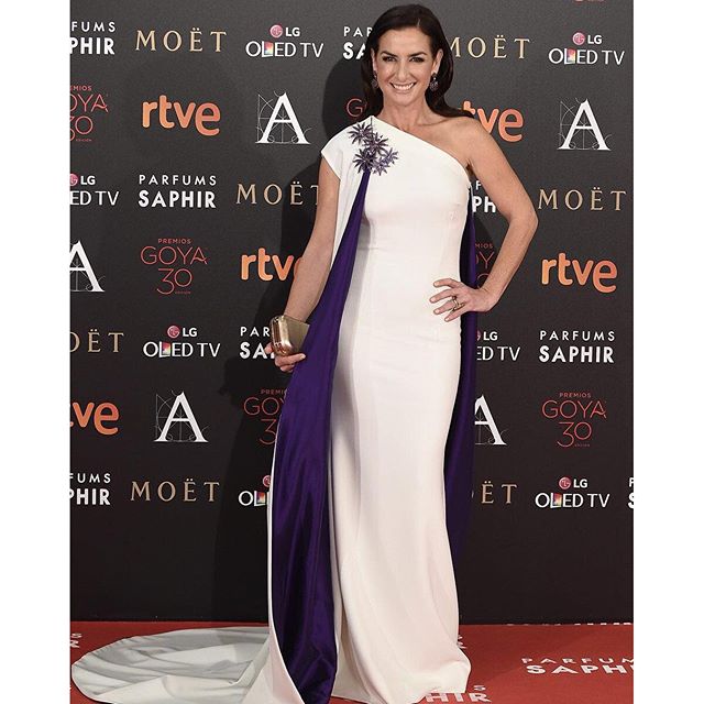 La actriz de 'Mar de plástico' colgaba su pose frente al photocall.