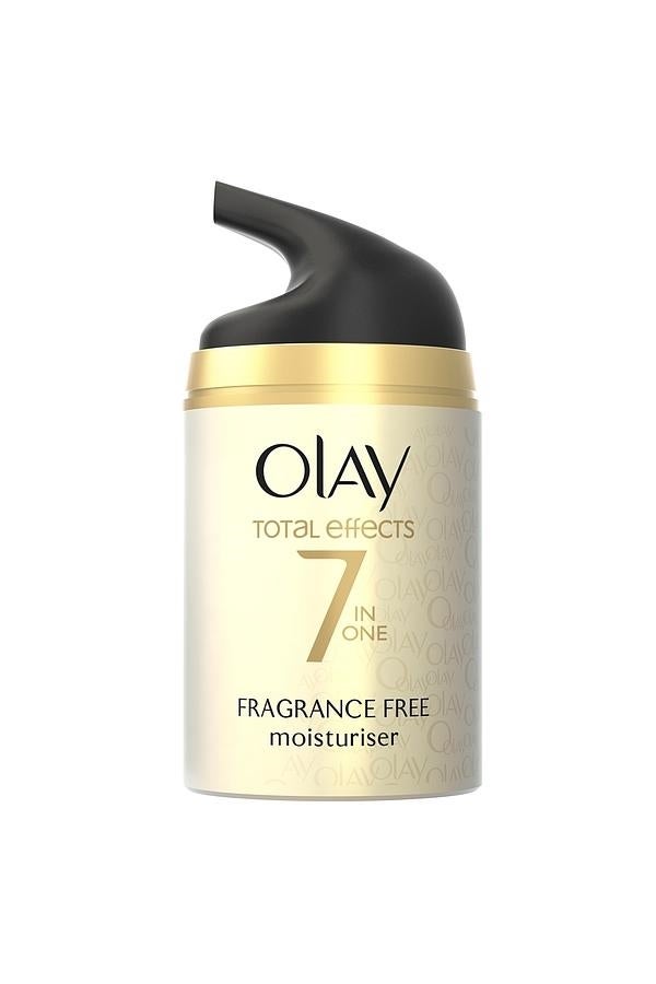 Especialmente diseñada para las pieles sensibles, esta fórmula con SPF 15 combate los siete signos del envejecimiento y ayuda proteger activamente las pieles sensibles, fortaleciendo la barrera de la piel. (Precio: 24,09€, 50 ml).