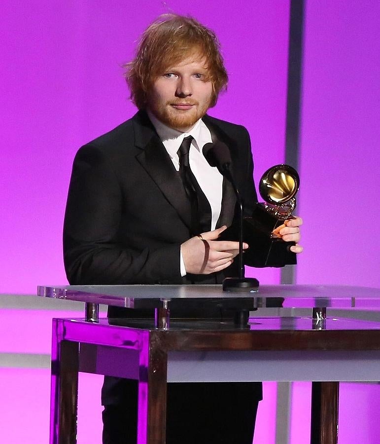 Ed Sheeran ganó el Grammy a la canción del año por 'Thinking Out Loud'.