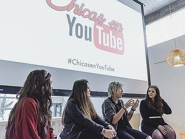 Verdeliss, Bolli, Mellow y Andrea Compton durante la charla de #ChicasenYouTube. Foto: MIGUEL CASTILLÓN