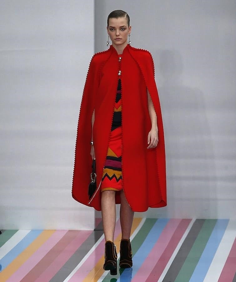 Una temporada más, los abrigos en forma de capa estarán muy presentes.