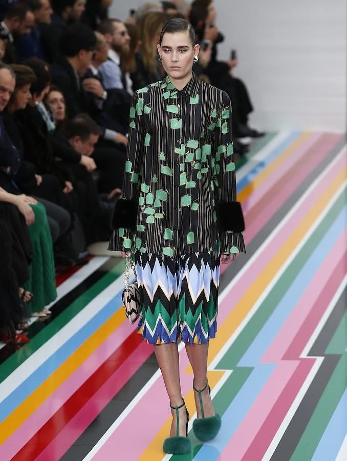 La firma apuesta por un invierno cargada de colores en forma de rayas.