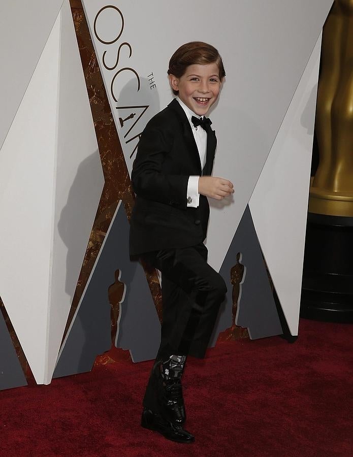 Jacob Tremblay se divirtió y dio espectáculo en la alfombra roja de la 88ª edición de los Premios Oscar.