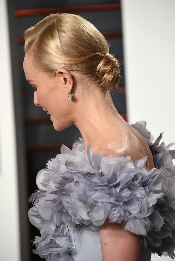 El moño de bailarina de Kate Bosworth visto desde un lateral.