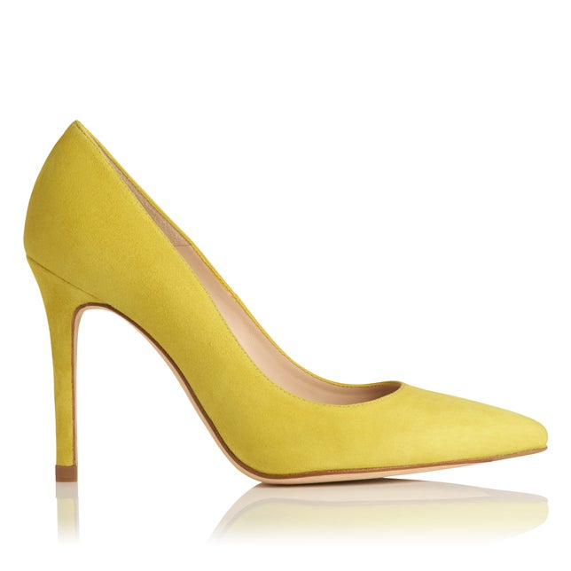 Unos salones clásicos en el color tendencia de la primavera. Imprescindibles. Cuestan 265 euros.