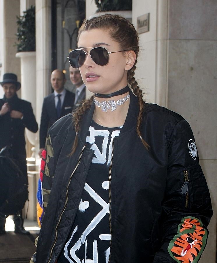 Las trenzas de boxeador son perfectas para los días de lluvia y es el peinado de moda para esta primavera. La última famosa en sumarse a la tendencia de las trenzas de boxeador ha sido la modelo Hailey Baldwin.