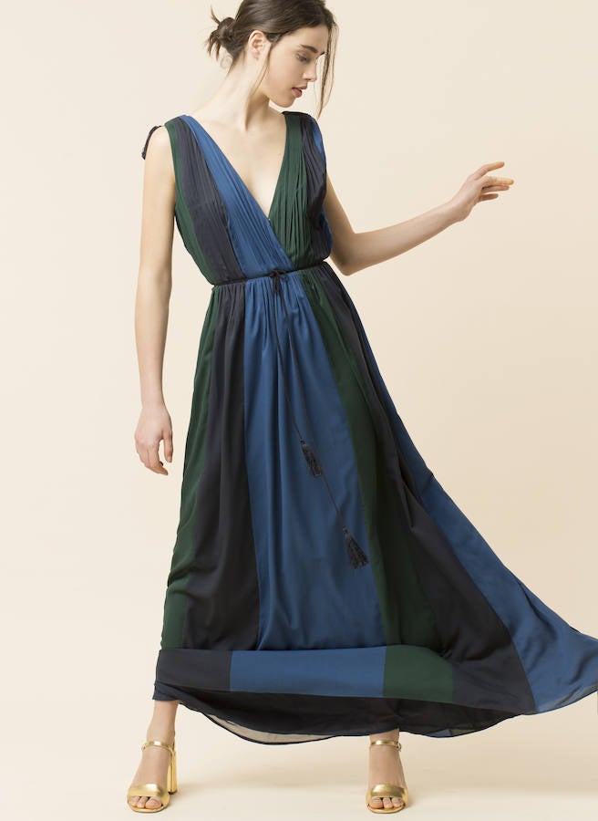 Otro de los looks ideales para celebración que ofrece la firma en su campaña