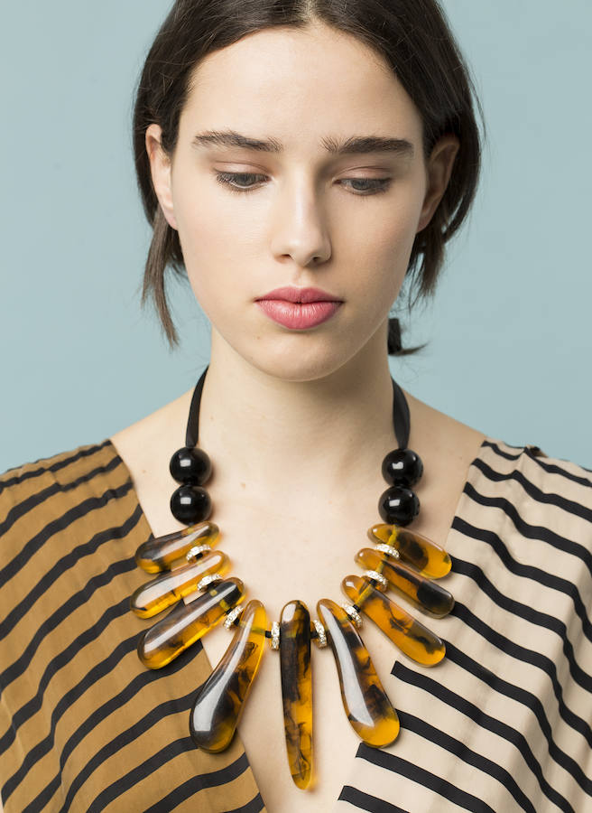 Detalles de inspiración étnica para esta temporada que propone la firma