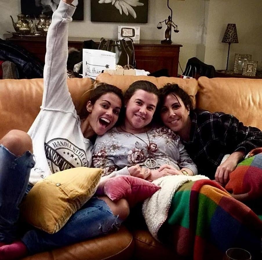 Desde que terminara con Fernando Alonso, Lara se ha refugiado en sus familiares y amigos para hacer más llevadera la separación.