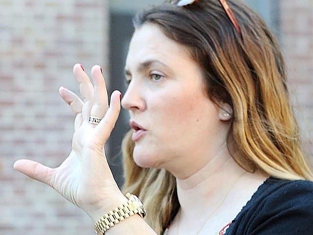 Este es el asepcto de Drew Barrymore que han encendido las alarmas en Hollywood.