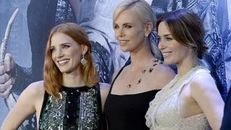 Fotos: Batalla de estilo en la premiére de 'El cazador y la reina de hielo'