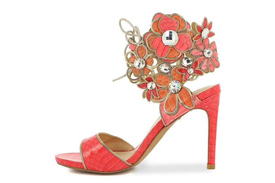 La firma española Alma en Pena tiene en su colección sandalias joyas como esta que animarán cualquiera de tus looks.