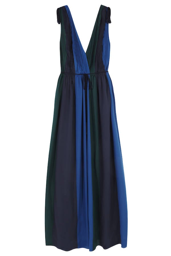 En tres tonalidades diferentes, este vestido de escote en uve (Precio: 125 euros).