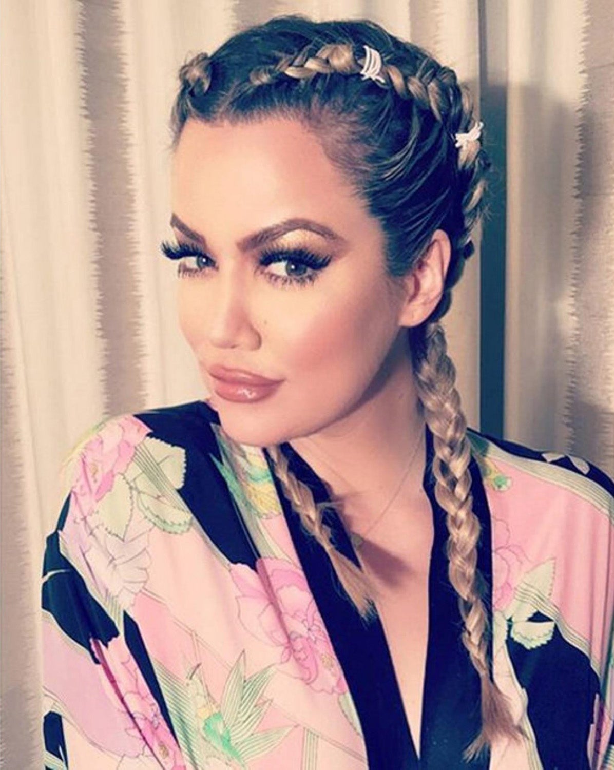 Khloe Kardashian también se ha apuntado al peinado estrella del festival californiano: las trenzas de boxeador.