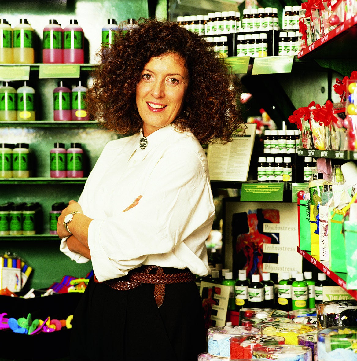Se cumplen 40 años desde que Anita Roddick fundó en Brighton (Inglaterra) The Body Shop. La firma de cosmética, que fue la primera en apostar por una belleza ética, tiene hoy 3.300 tiendas y 22.000 empleados en 65 países; y seguirá con nuevas acciones solidarias.
