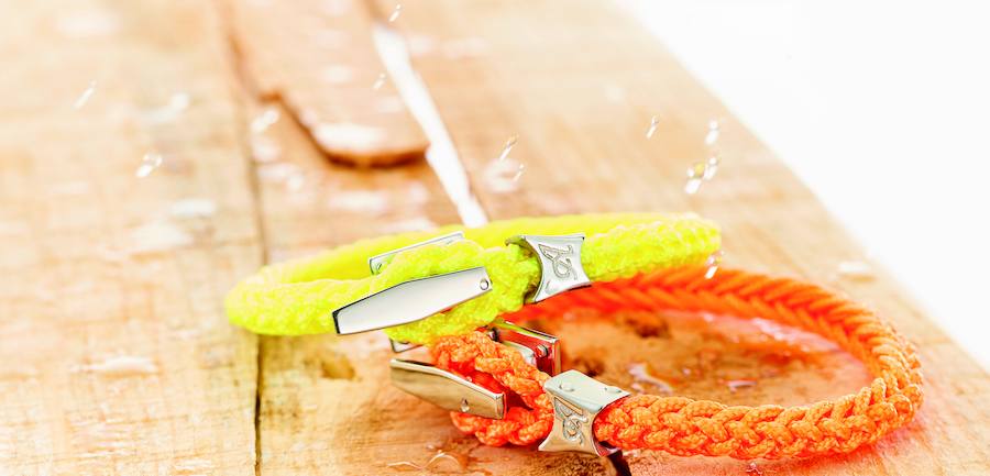 Las pulseras de cordón que triunfan en Mónaco llegan a nuestro país en diferentes colores para este verano (Precio: 270 euros cada una).