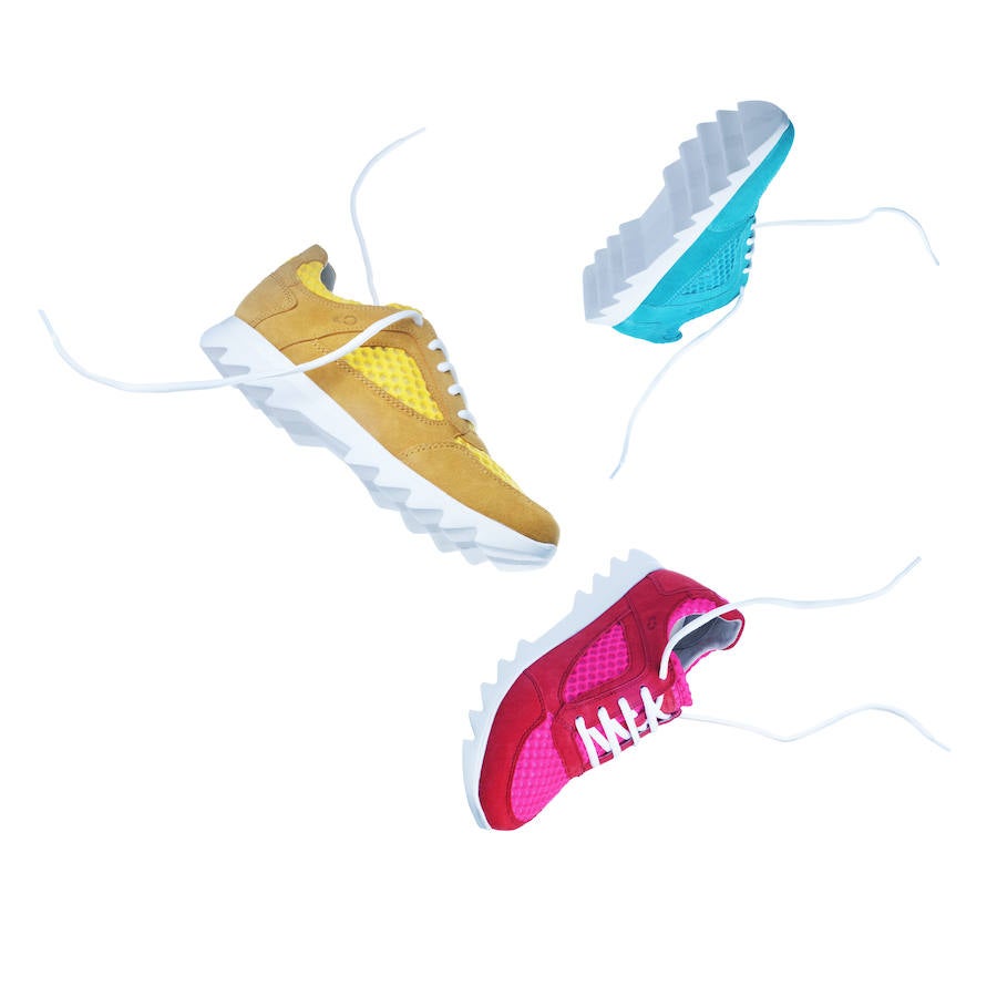 Las Sneaker Speedy de la línea Second Skin son ligeras, cómodas y se adaptan a la anatomía del pie para que tu madre las sienta como una segunda piel. Ideal para las que necesitan algo funcional y a la última para salir a caminar. Disponibles en tres colores (Precio: 99,90 euros).