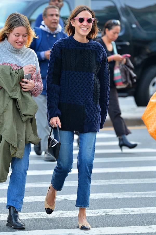 Fue una de las primeras en atreverse con ellos y una de las que mejor saber cómo lucirlos. Con bailarinas o slippers, su opción favorita.