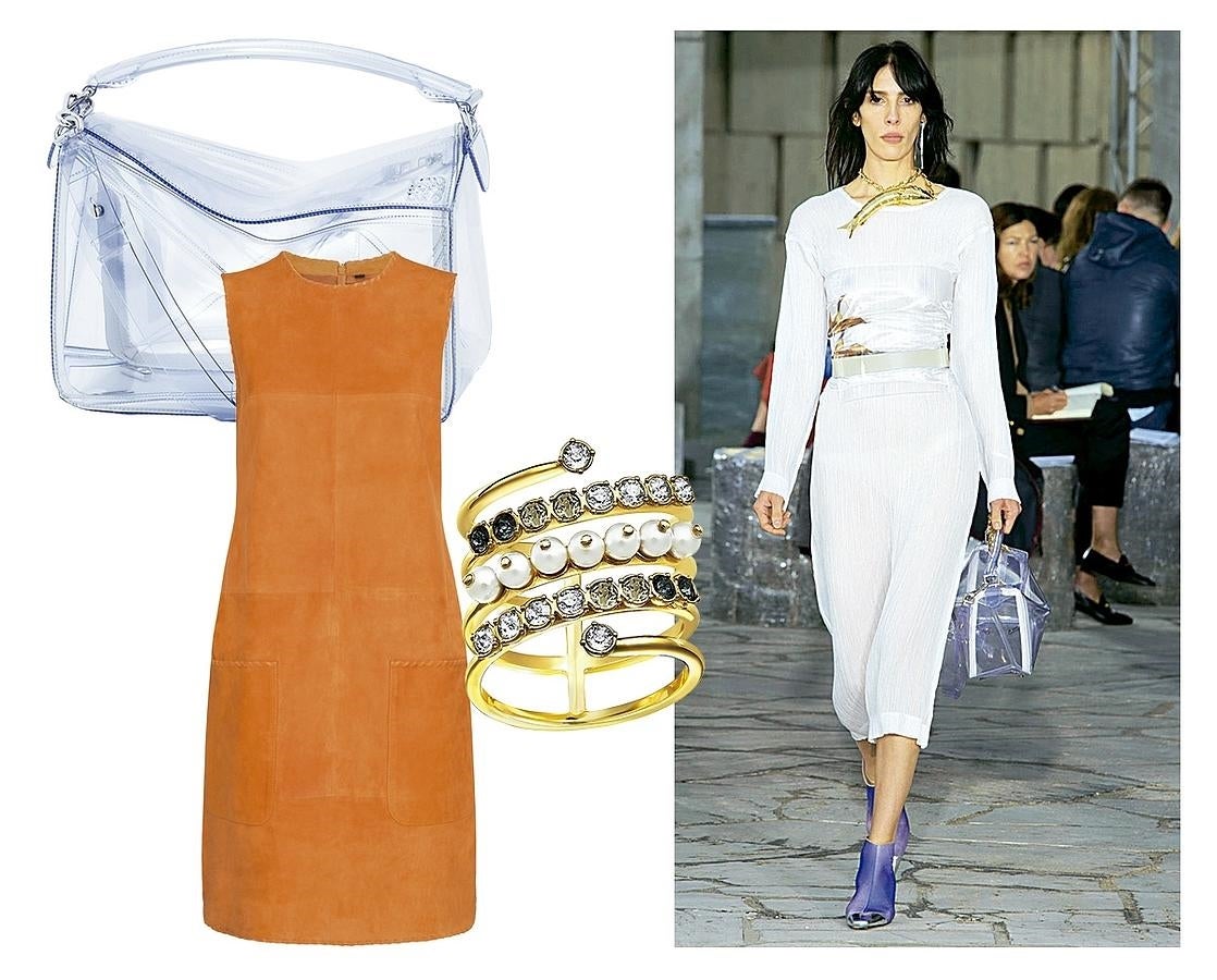 En plástico o en malla. El exhibicionismo es tendencia. Ariesga, combina y gana. (Loewe. En el desfile, y nuestra combinación con vestido de ante y dorado; Purificación García, Loewe, Swarovski)