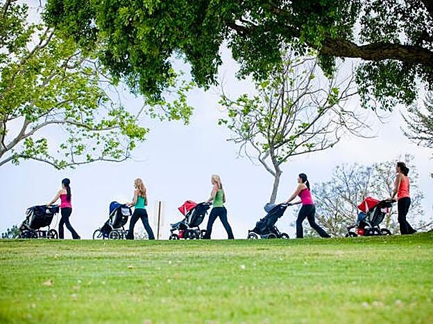 ¿Ponerse en forma mientras paseas a tu bebé? Si, en Estados Unidos ya es una realidad.