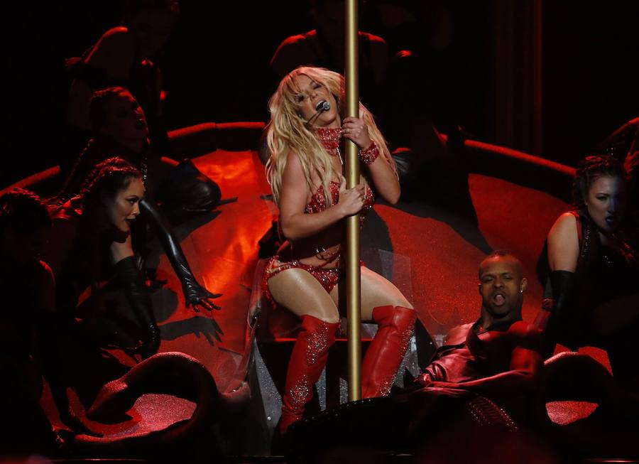 Fue la encargada de abrir la gala de entrega de los premios Billboard