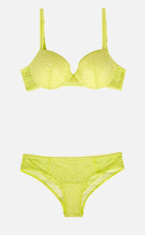 Si te gustan los colores atrevidos, este modelo lima de Oysho será tu mejor aliado para el verano