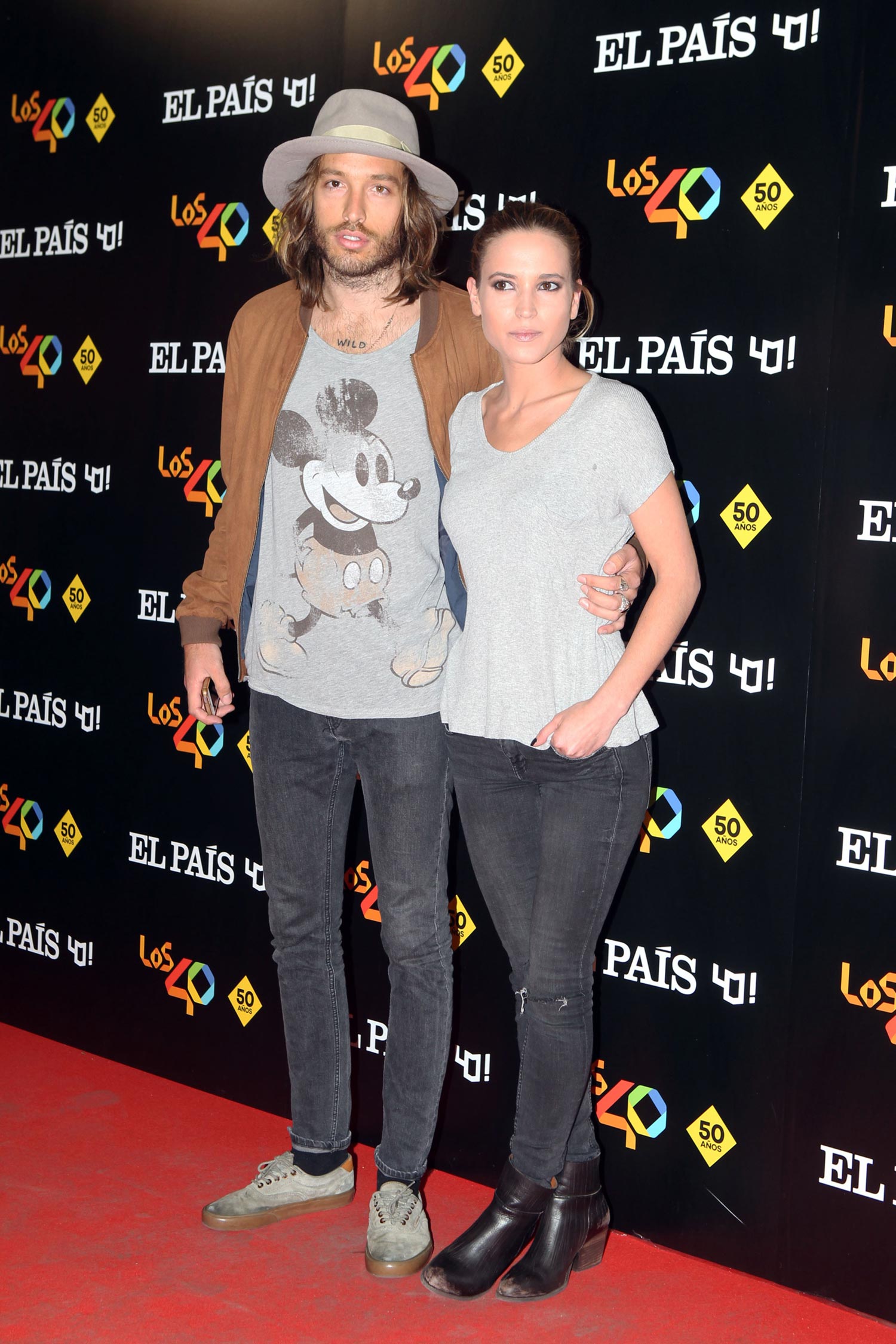 La joven pareja pasó por el 'photocall' antes de que diera comienzo el concierto.