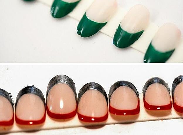 Las manicuras de los desfiles son muy laboriosas, por eso están previamente preparadas, y a la hora del desfile solo hay que pegarlas a las uñas naturales de las modelos.