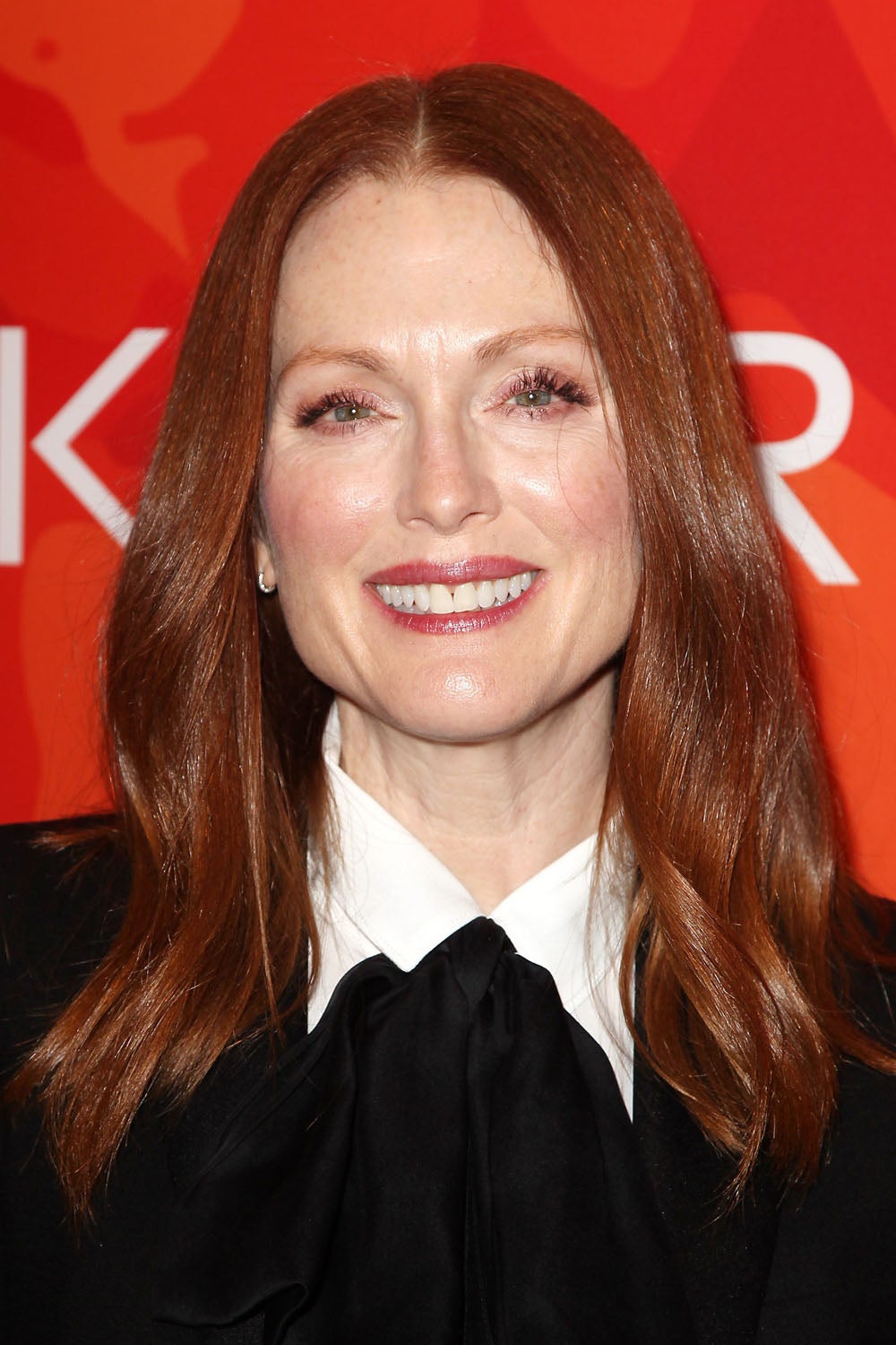 Julianne Moore apuesta por un cobrizo uniforme con un brillo espectacular que le sienta de maravilla a su piel clara y sus ojos verdes. Uno de los tonos pelirrojos más bonitos.