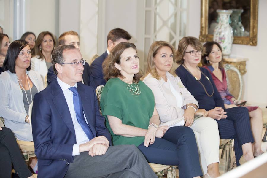 La quinta edición de los Premios Motor de Mujerhoy, patrocinada por Bridgestone, se celebró en el Hotel Orfila de Madrid y contó con la presencia de empresarios del sector automovilístico, además del ministro de Sanidad, Servicios Sociales e Igualda, Alfonso Alonso y la secretaria de Estado de Servicios Sociales e Igualdad, Susana Camarero.