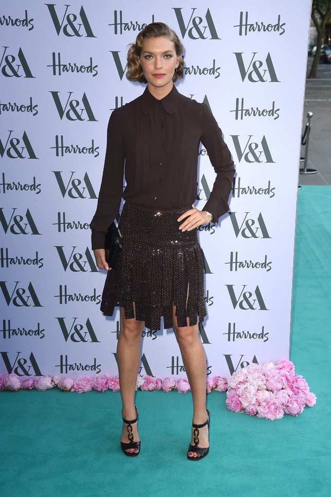 La modelo hizo doblete en la noche londinense, y como eligió el mismo look, estuvo igual de acertada aquí en el V&A Museum que en la inauguración de la 'flagship store' de Michael Kors en la capital británica.