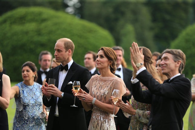 Los Duques de Cambridge presidieron la cena benéfica que se celebró en Houghton Hall a favor del Hospicio Infantil de East Anglia.
