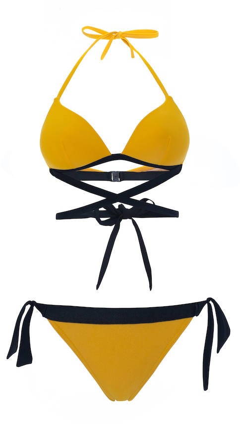 La firma Alma Bloom lanza su primera colección de moda baño con modelos bicolor como este.