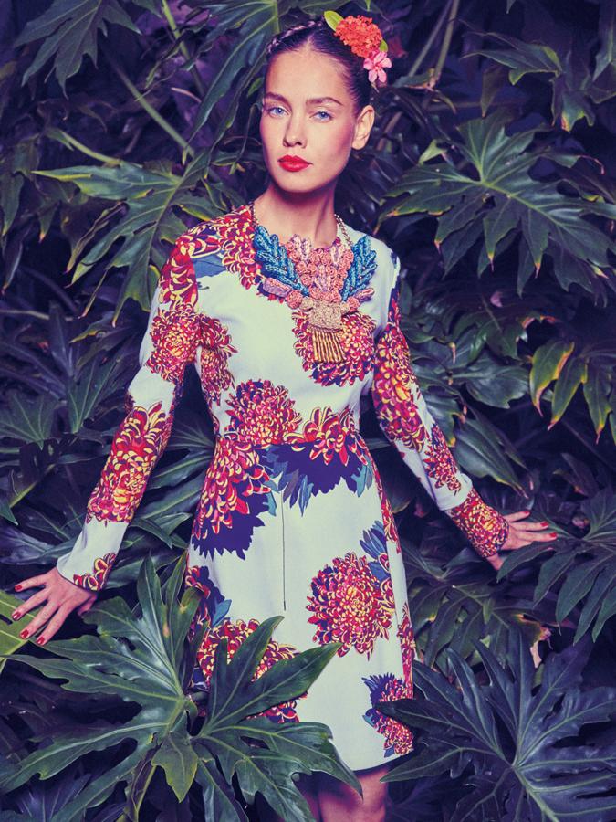 Vestido de Sportmax y collar de Bimba y Lola.