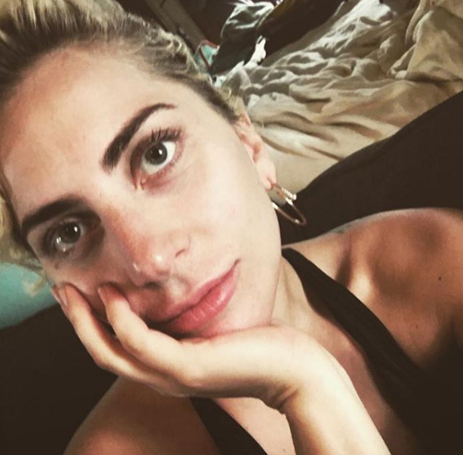 A penas con un toque de máscara de pestañas, Lady Gaga está irreconocible en este selfie que colgó en su perfil de Instagram y en el que aparece sin maquillaje.