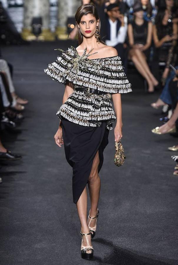 Sobre la pasarela de París se han visto modelos de diferentes estilos como este