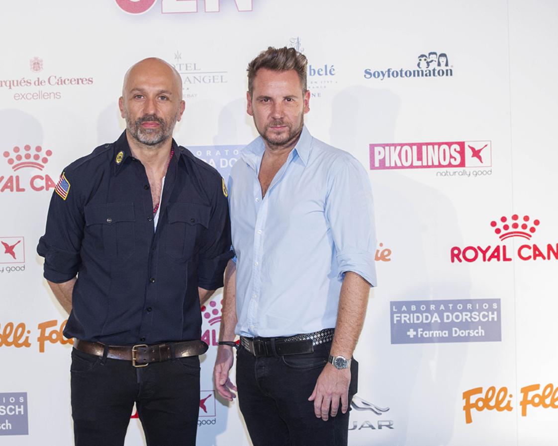 Los componentes de la firma Alvarno, siempre dispuestos cuando se trata de apoyar una buena causa.