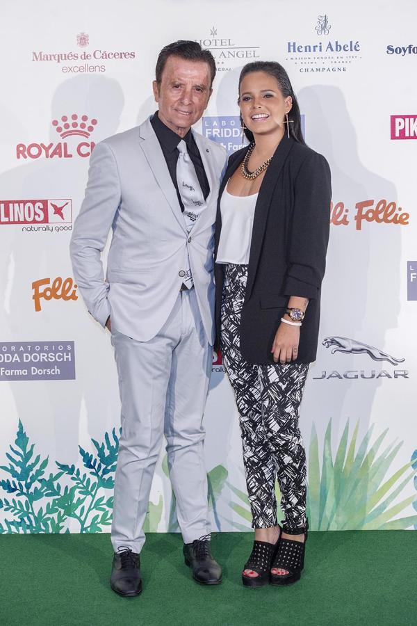 La joven quiso asistir este año en compañía de su padre.