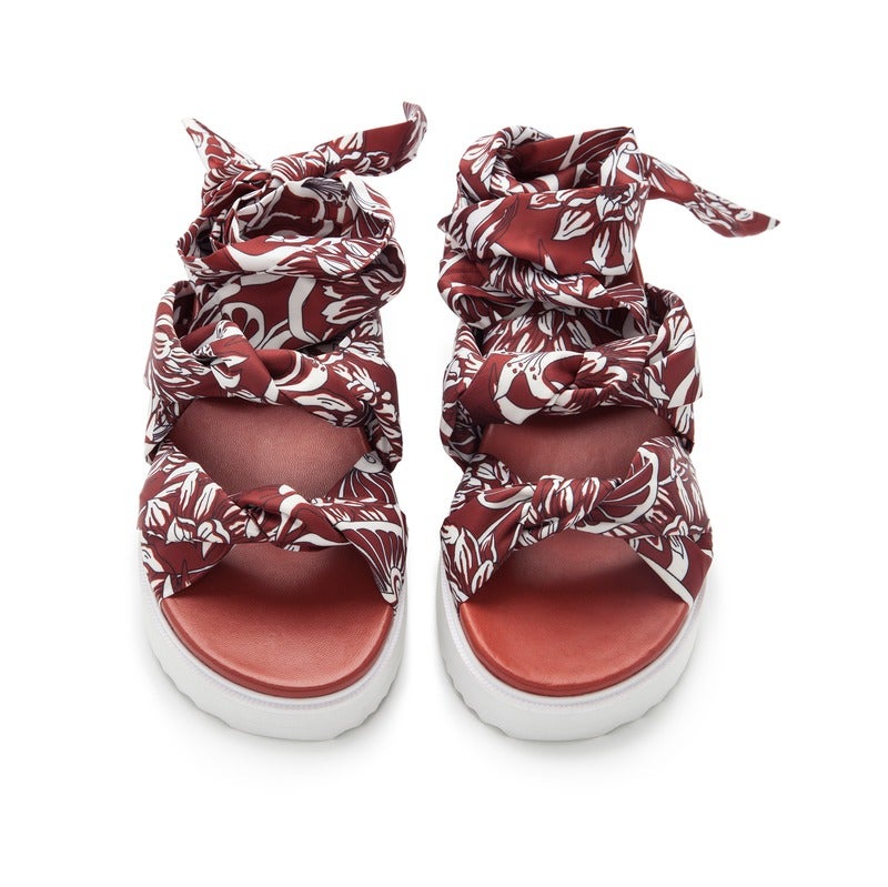 ¿Te atreves con este modelo de Bimba y Lola? ¡Aprovecha a conseguirlo con descuento del 60%! (Precio rebajado de 125 euros a 50 euros).