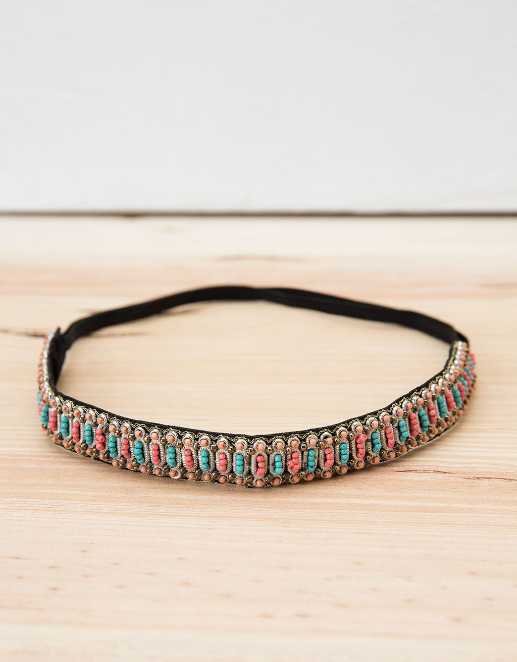 No renuncies a ir peinada al salir del mar, con diademas como esta el acierto está asegurado (Precio: 4.99 euros)