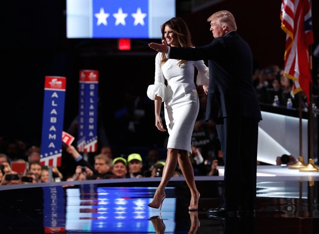 Ha sido la última en sumarse al 'efecto moda' de las famosas. Su vestido blanco de Roksanda para Net a porter se agotó en menos de un día