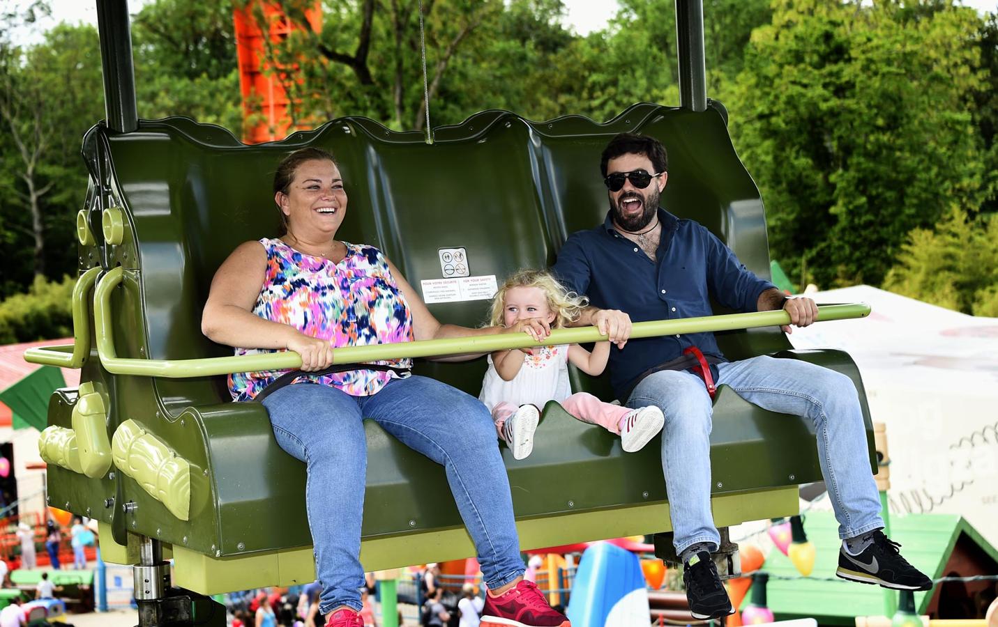 Caritina y su marido, Antonio Matos, junto a la benjamina de la familia.