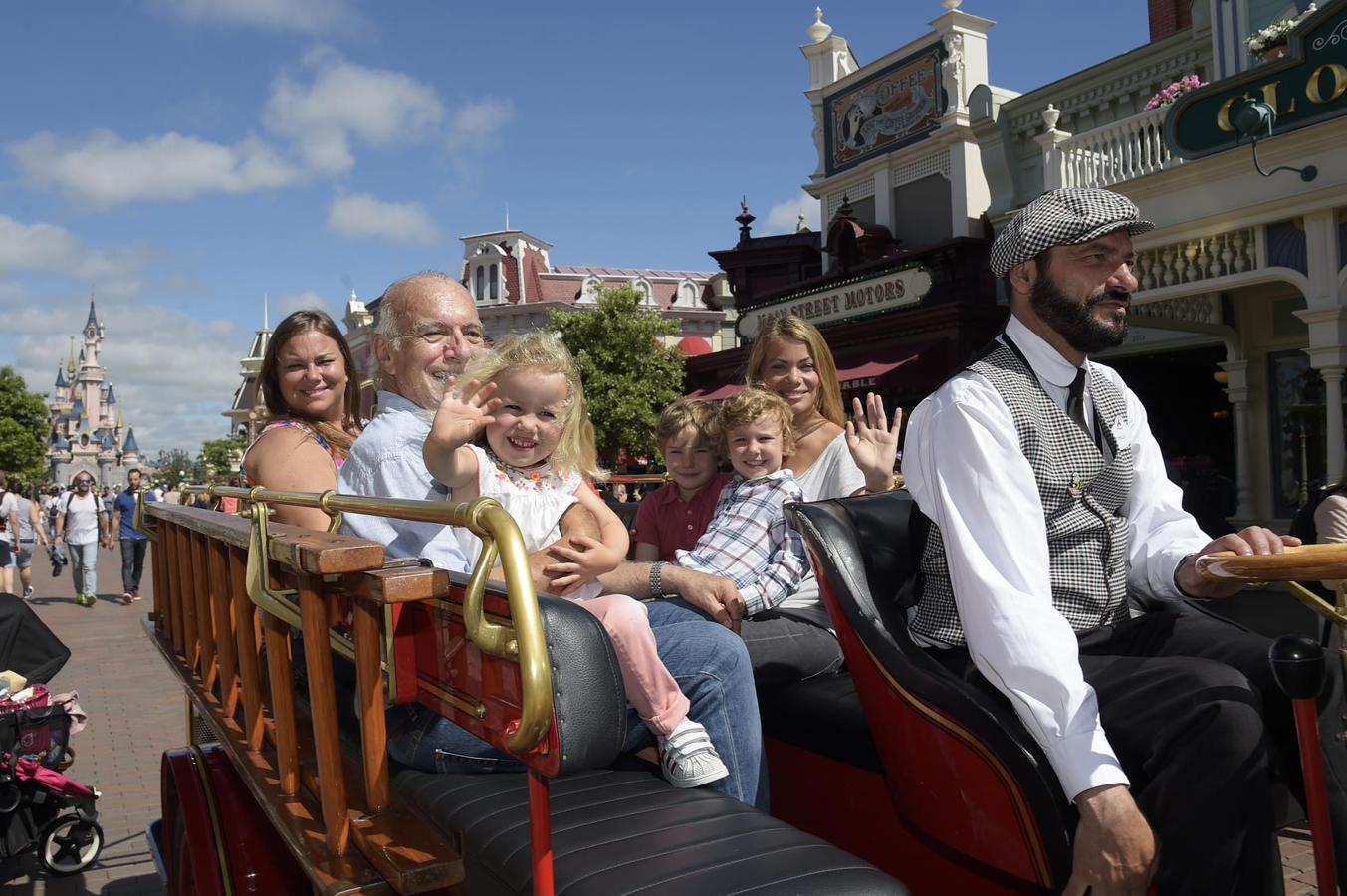 La familia al completo no se dejó un solo rincón sin recorrer del parque, aunque ya habían estado antes en él y se marcharon jurando, como Terminator o MacArthur en Filipinas, que volverían.