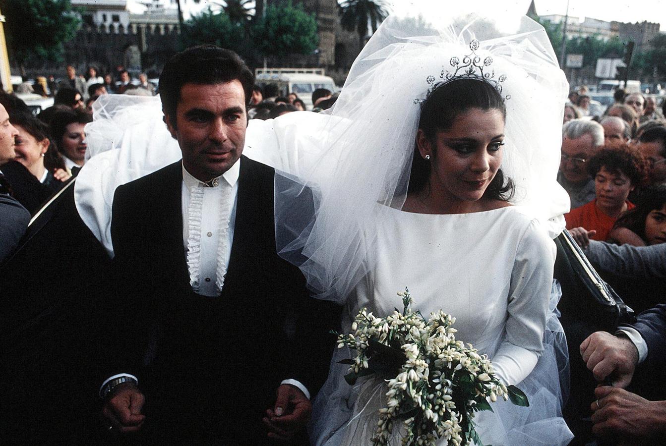 El 30 de abril de 1983, en Sevilla, Isabel Pantoja se convertía en esposa del diestro Frascisco Rivera, Paquirri.