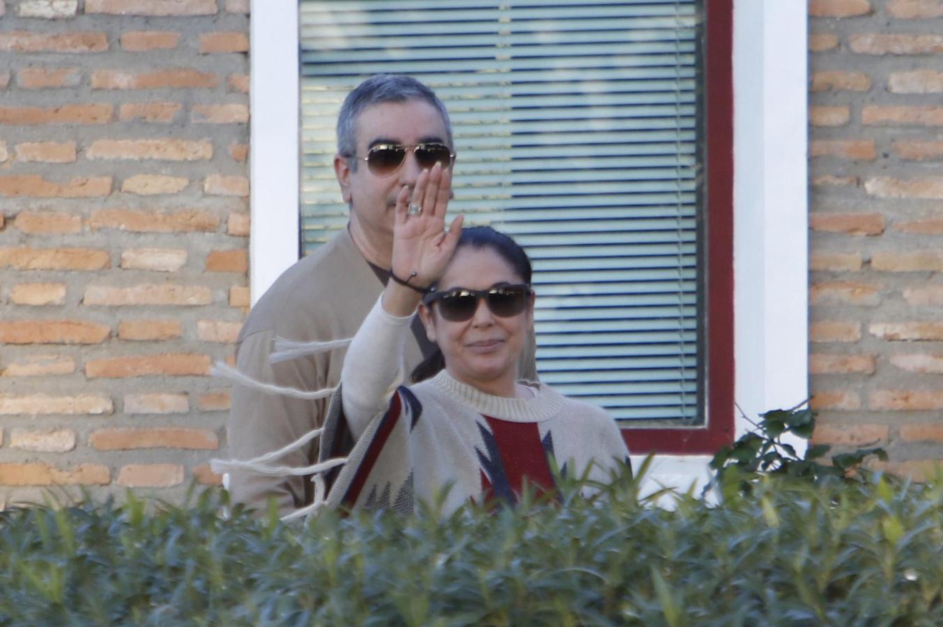 En todas sus entradas y salidas a la cárcel, Isabel ha tenido una sombra: su hermano Agustín.