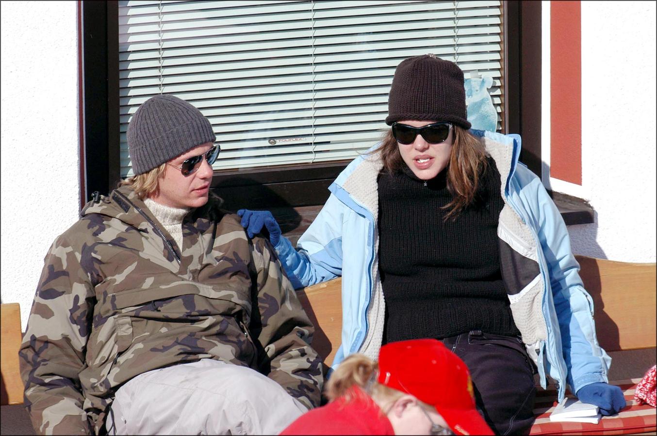 Aunque jamás llegó a oficializarse la relación, e 2001 era habitual verla junto a este miembro de la aristócracia.