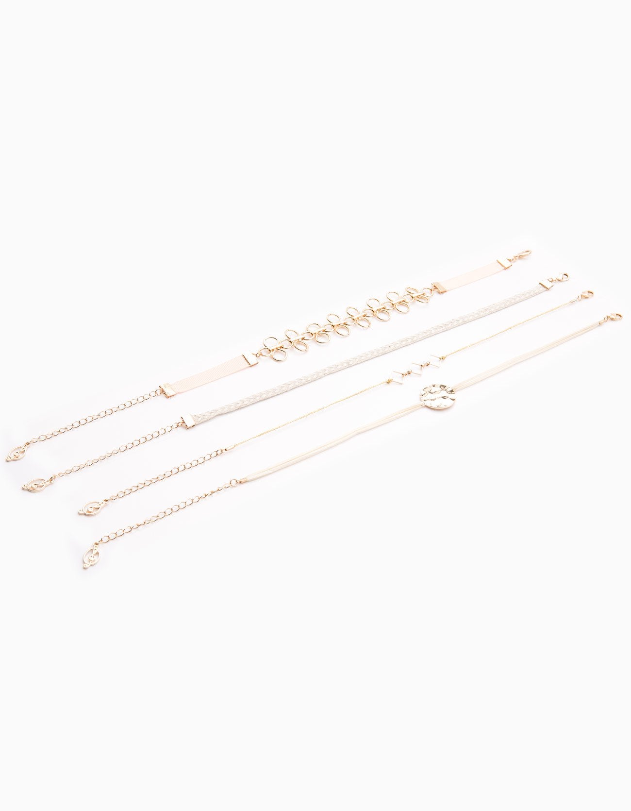 Pack de gargantillas de Stradivarius. Precio: 7'95€