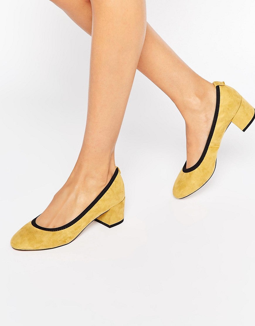 Tacones bajos de Simeon (ASOS). Precio: 34'99€